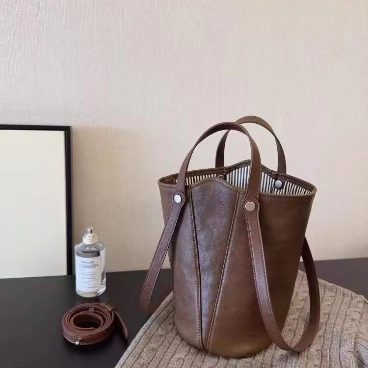 버킷백 숄더백 쇼퍼백 여자 가죽가방 데일리 출퇴근여성 브라운 가방